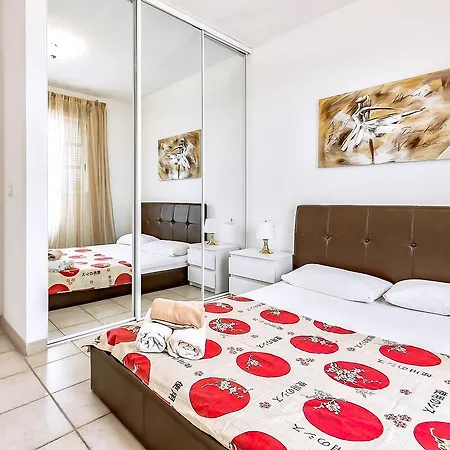 Townhouse Del Duque 4del10 *