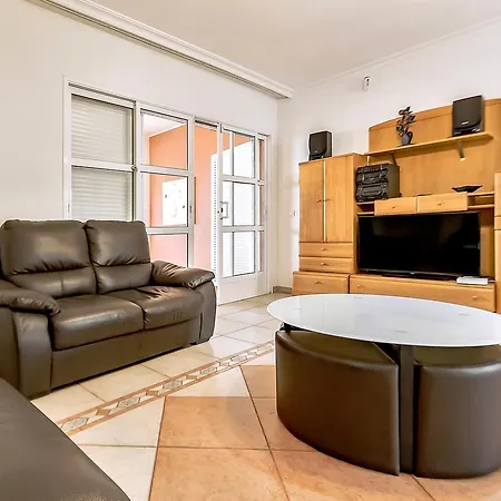 Townhouse Del Duque 4del10 阿德耶