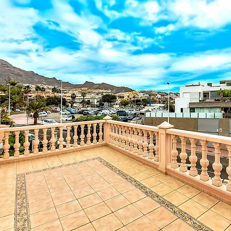 Townhouse Del Duque 4del10 * 阿德耶