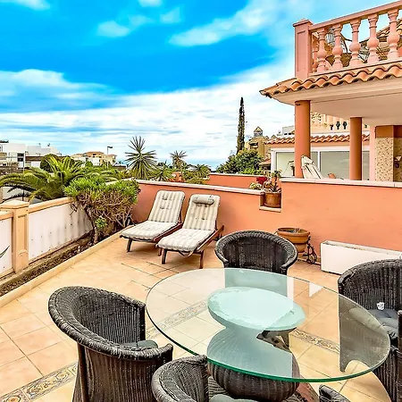Townhouse Del Duque 4del10 阿德耶