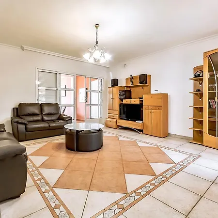 Townhouse Del Duque 4del10