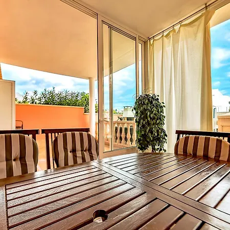 Townhouse Del Duque 4del10 公寓